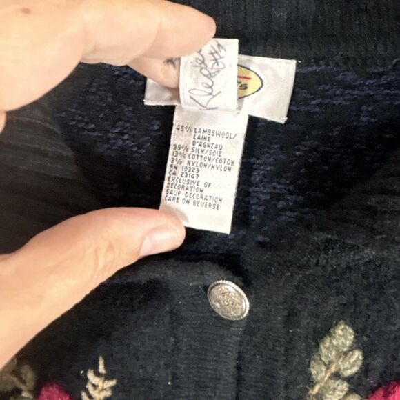 Vintage Cardigan Sweater Large Black Lambswool Silk Floral Embroidered 3D Talbot - Picture 13 of 16